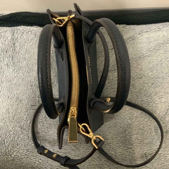 Michael Kors Crossbody - Picture 6 of 11